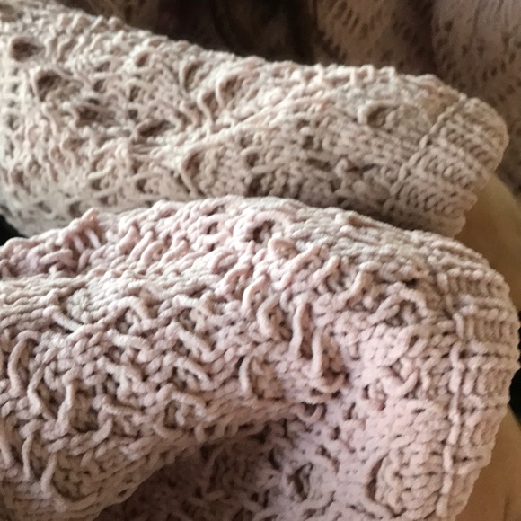 LAST2️⃣🆕 Classic Touch in Soft Pink Pullover - Picture 8 of 8